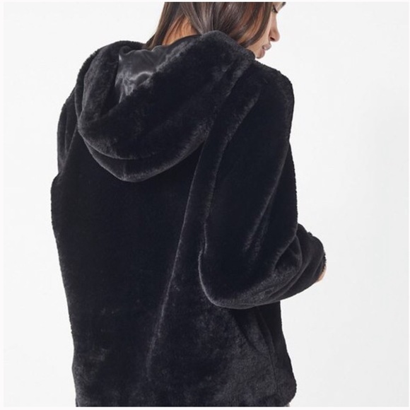 UO FAUX FUR JACKET - Picture 2 of 4